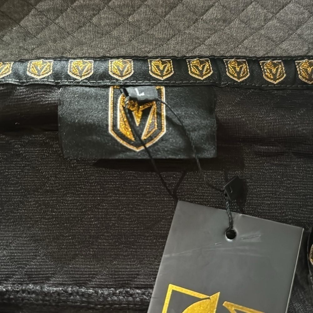 NWT 1/4 snap mock neck quilted patterned Las Vegas Knight pull over, Hockey - Picture 5 of 8